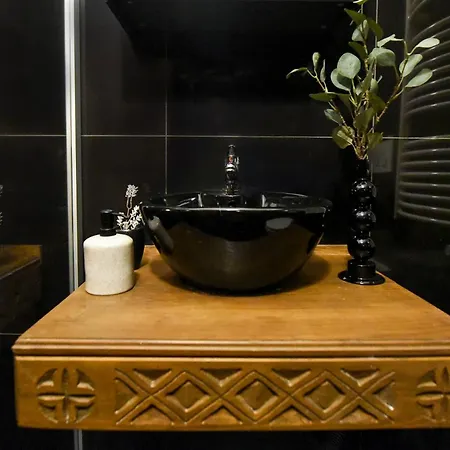 Brancovenian Wonder - 3br Near Cismigiu Park Apartamento *