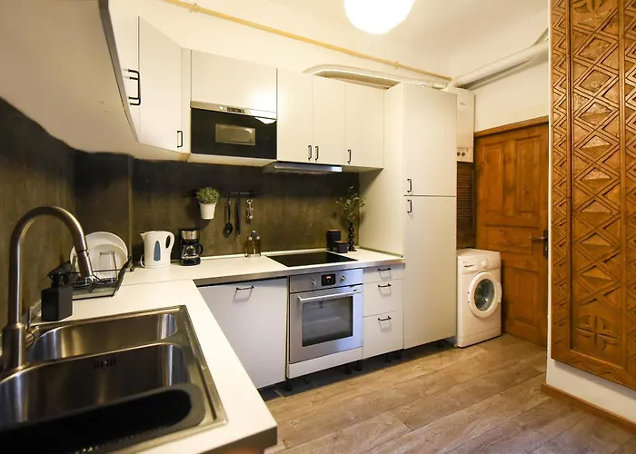 شقة Brancovenian Wonder - 3br Near Cismigiu Park