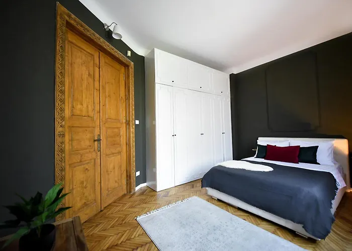 Апартаменты Brancovenian Wonder - 3br Near Cismigiu Park Бухарест