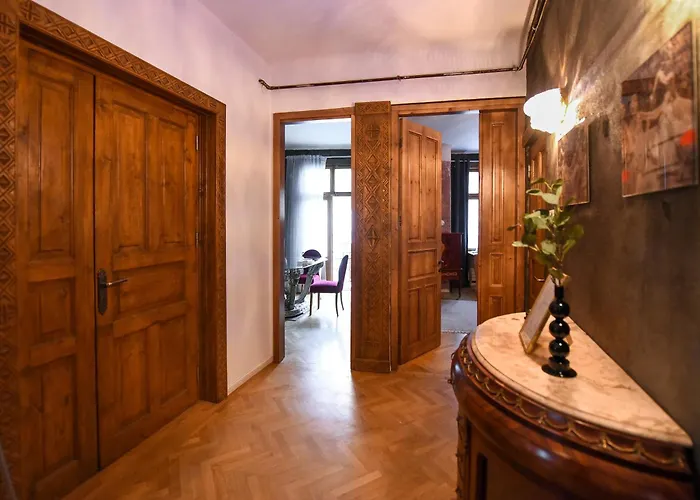 Brancovenian Wonder - 3br Near Cismigiu Park Апартаменты *