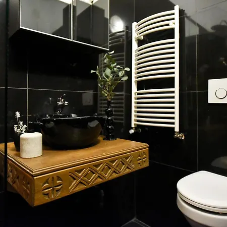 Brancovenian Wonder - 3br Near Cismigiu Park Бухарест